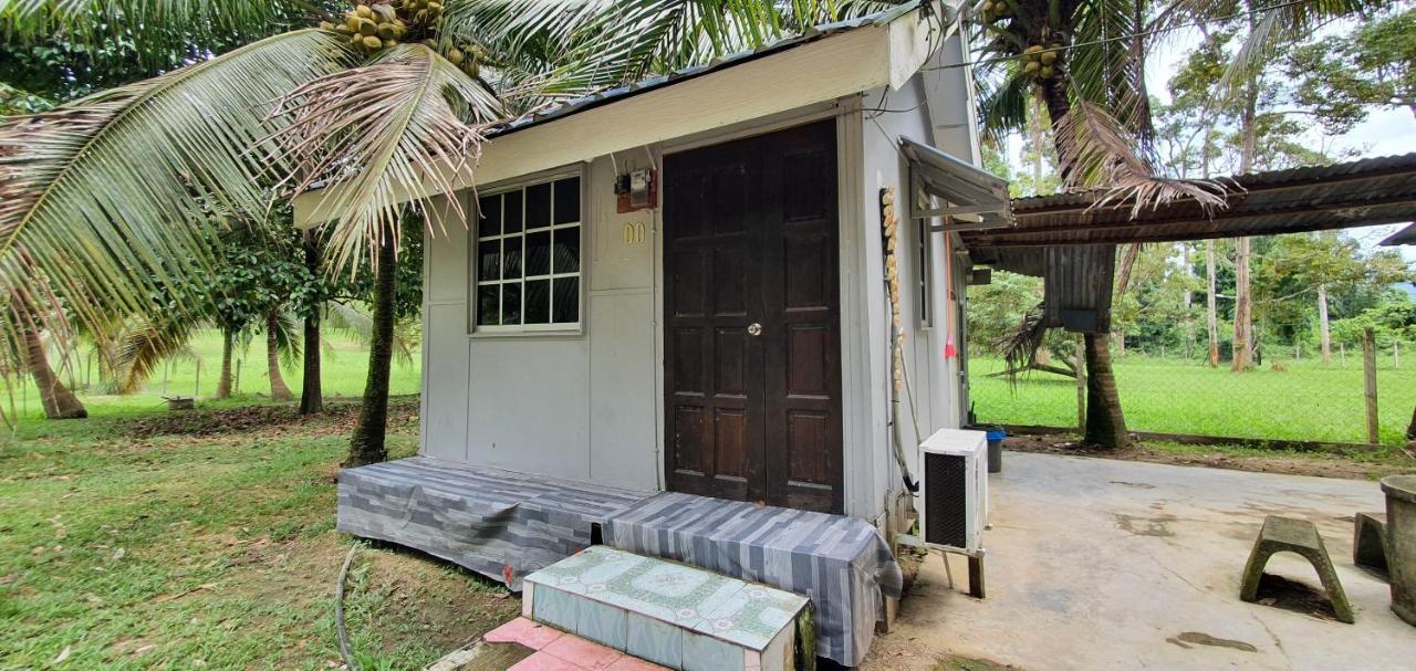 Chalet Kampong Semawar Kuala Kangsar Kültér fotó