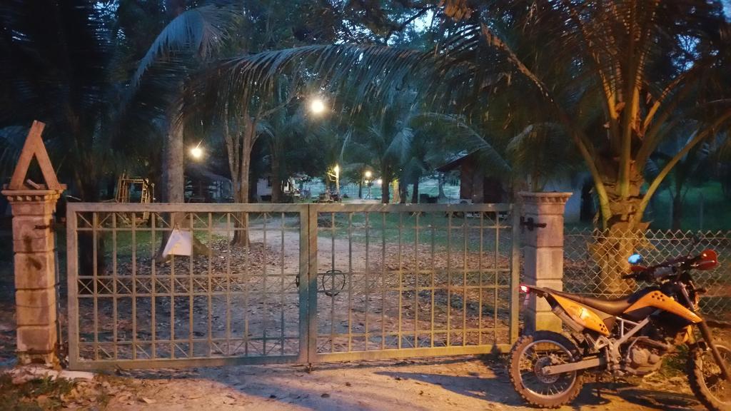 Chalet Kampong Semawar Kuala Kangsar Kültér fotó
